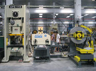 Metalen folie rol stempelen ontvangen ponsen Persmachine geautomatiseerde productielijn